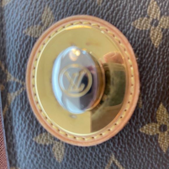 Louis Vuitton Monogram Clutch - Picture 10 of 11